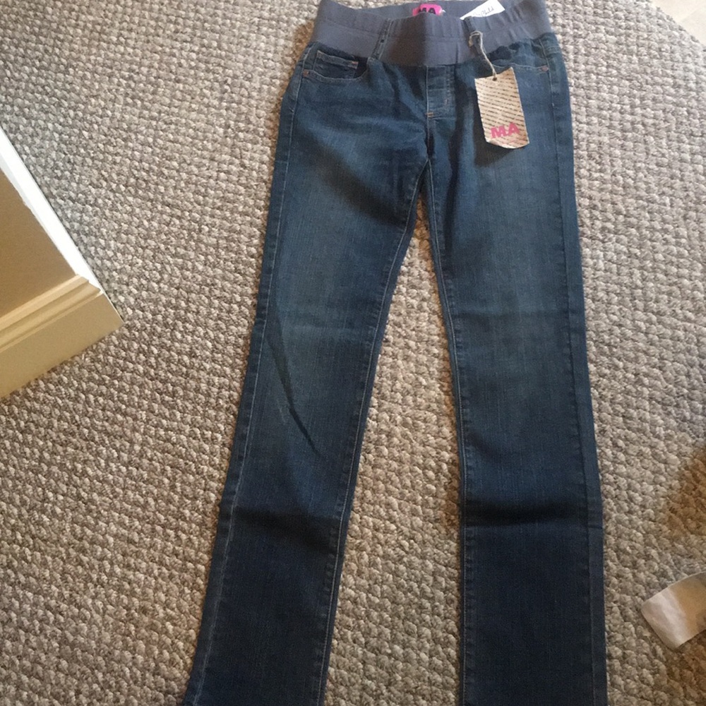 Skinny under belly maternity jeans